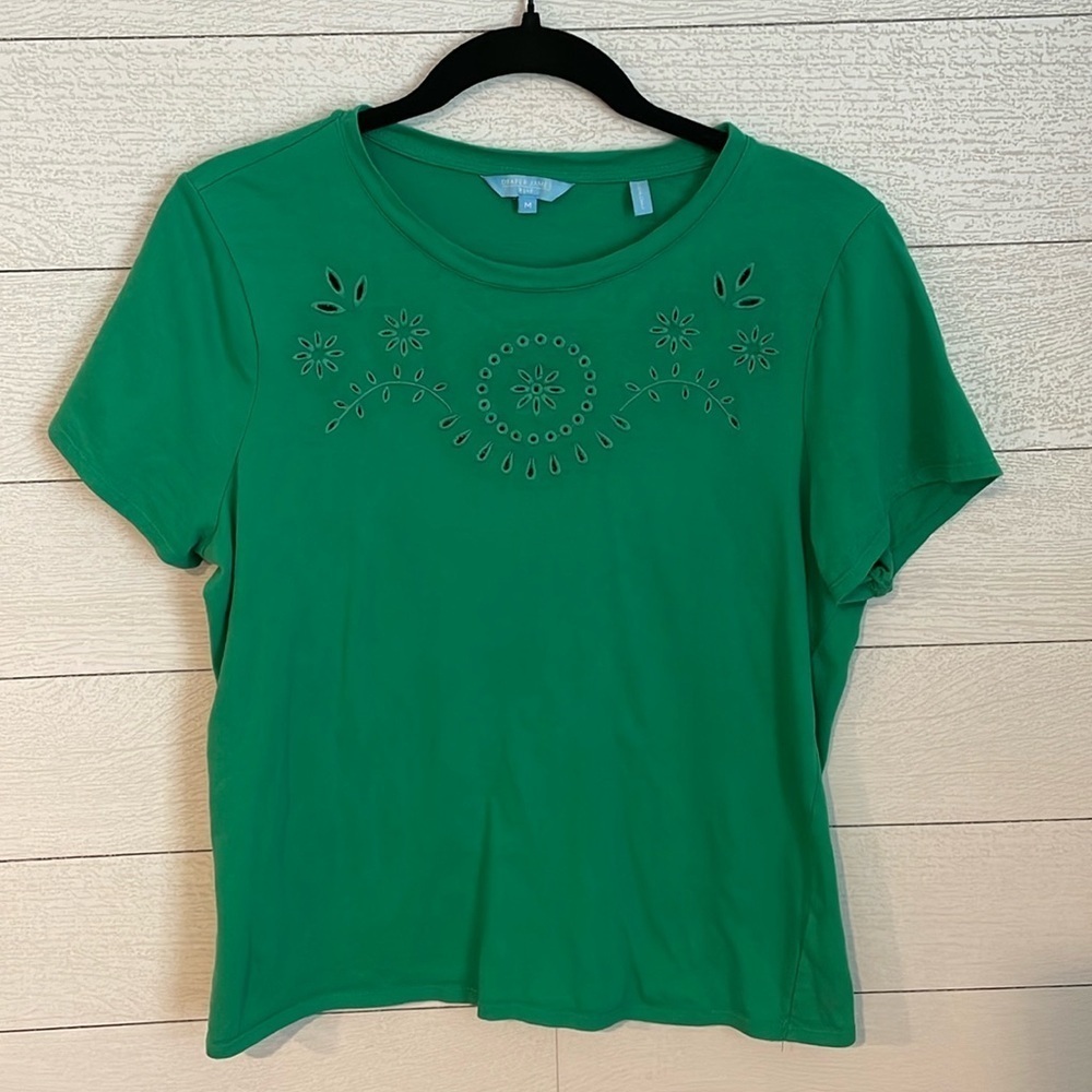 Draper James Women's Floral Cut-out Green Tee size M preppy vacation 100% Cotton